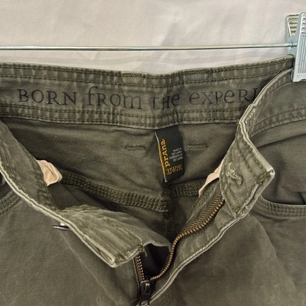 Prana Green Flat Front Shorts Versatile Everyday Wear sz 32 - 9L